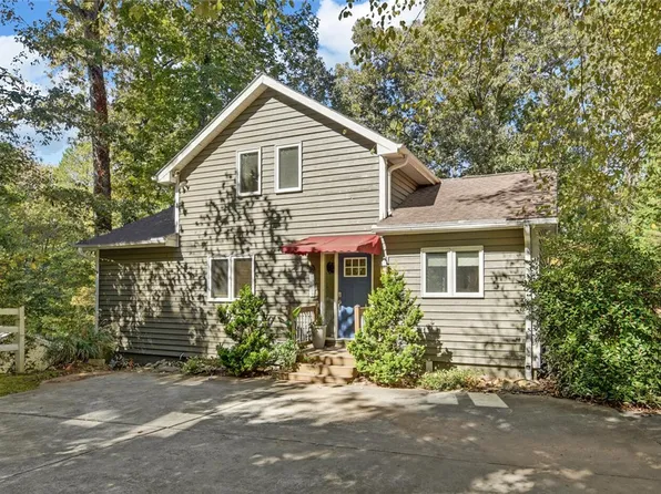 727 Waters Edge Dr, Martin, GA 30557