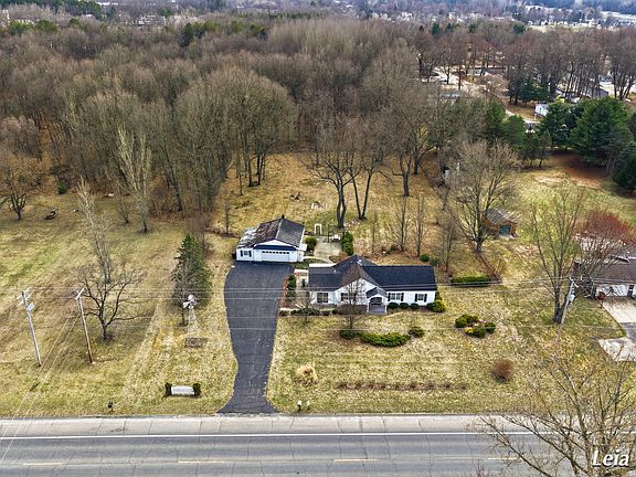 2nd image of 4612 Thirteen Mile Rd NE