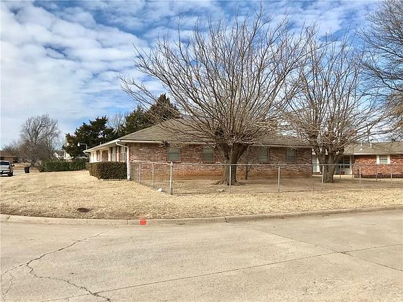 3rd image of 1221 SW 72nd St