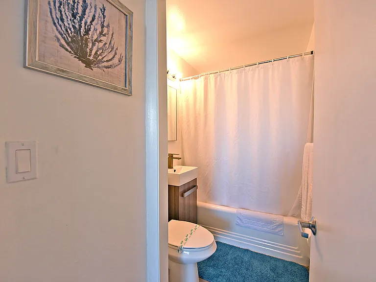 Edwards Apartments — Photo 20