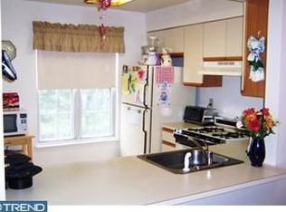 102 Sedgefield Dr, Mount Laurel, NJ 08054
