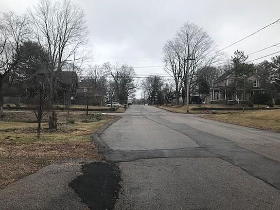 3rd image of 14 Broad St