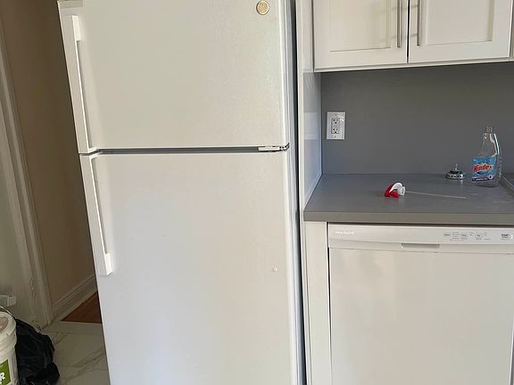 3rd image of 6911 Yellowstone Blvd APT B4