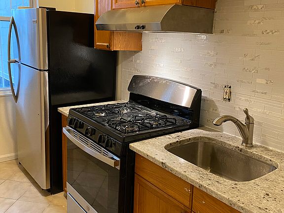 3rd image of 157 Palisade Ave #3