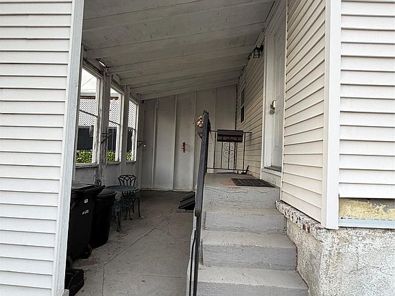 3rd image of 10492 129th Street