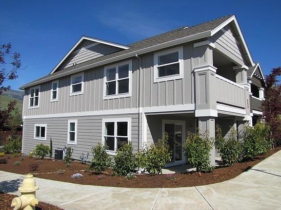 3rd image of 553 Plum Ridge Ct