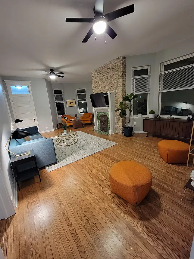 3 bed, 1300 sqft, $2,850 — Photo 2