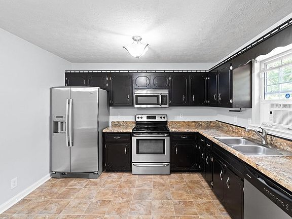 3rd image of 1239 Kendall Dr