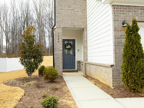 4th image of 1044 S Fieldhaven Dr