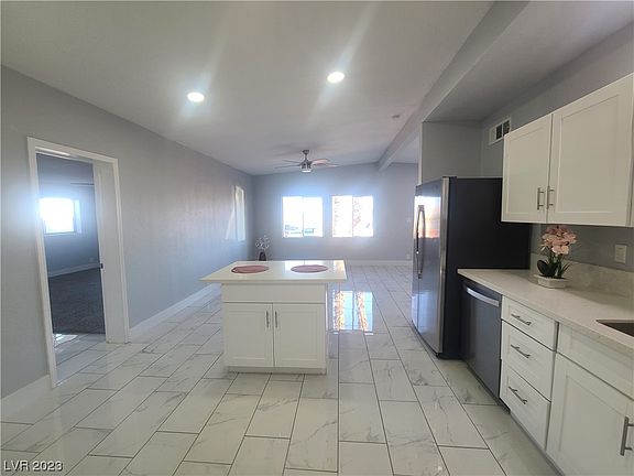 5th image of 2745 Burnham Ave