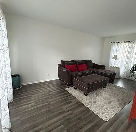 5th image of 1929 Whitingham Ln