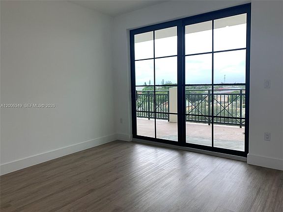 5th image of 4100 Davie Rd #417