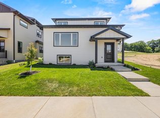 448 Gunderson Dr, Portage, WI 53901