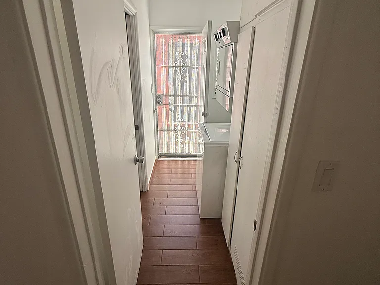 221 W 14th St #223 — Photo 11
