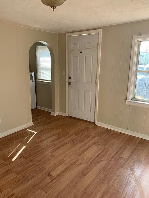 1st image of 417 1st St APT 1
