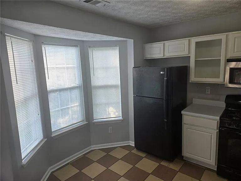 6623 Ivy Log Dr — Photo 3