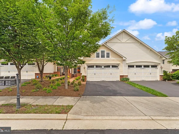 44360 Oakmont Manor Sq, Ashburn, VA 20147