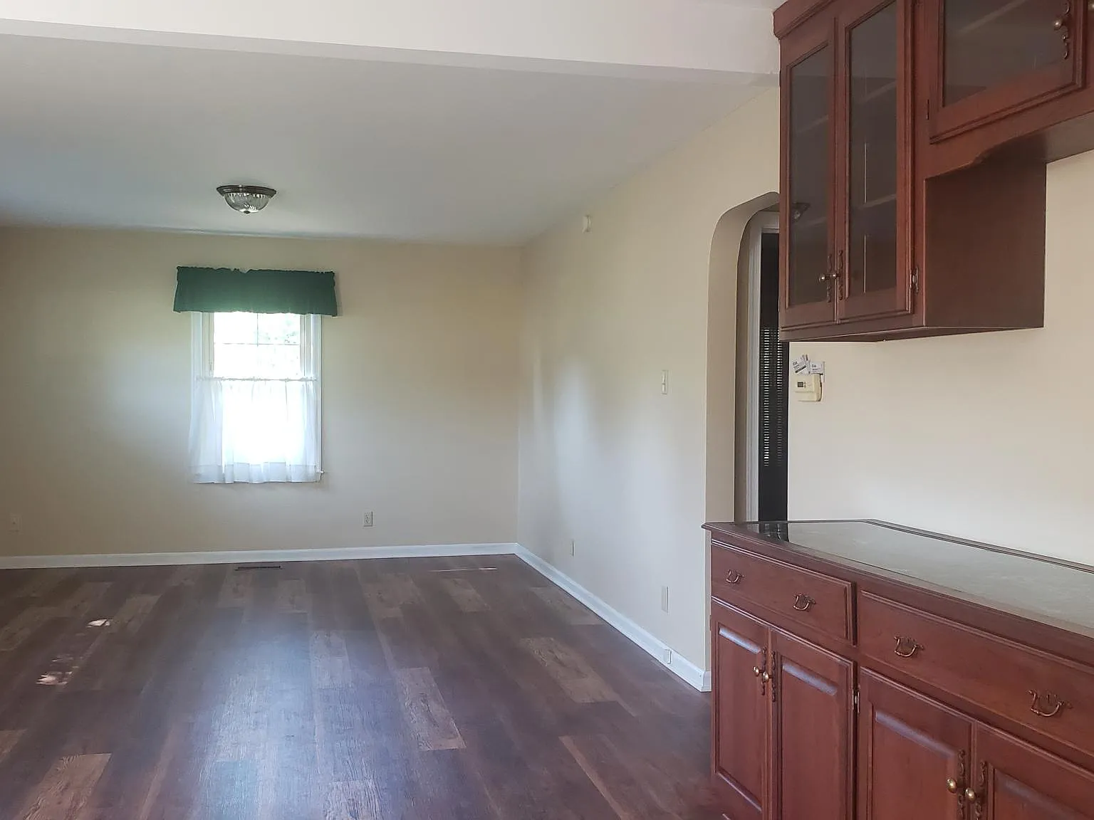 2 bed, 1.5 bath, $1,000 — Photo 4