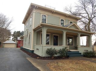 8290 Fox River Dr, Newark, IL 60536