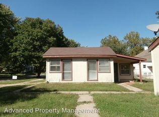203 S 16th St, Manhattan, KS 66502