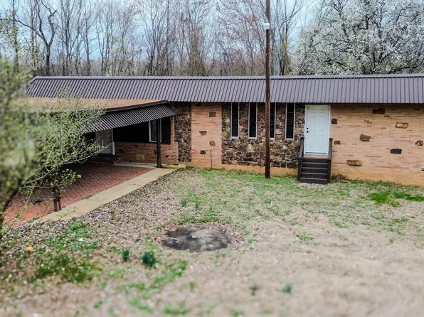 953 Riverside Dr, Jackson, TN 38301