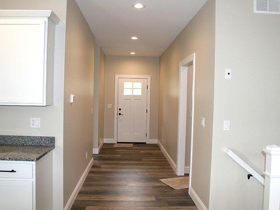 4th image of 1054 N Stoneridge Dr