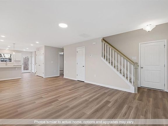 3rd image of 138 Tallwood Dr