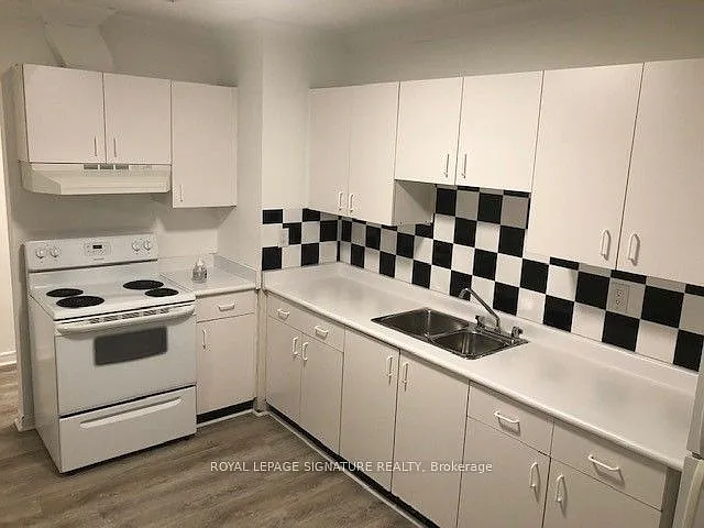 337 A Lakeshore Rd E — Photo 5