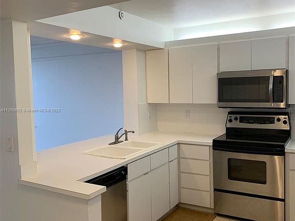 4th image of 2555 Collins Ave APT 2004