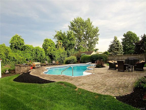 5th image of 7791 Bainbridge Dr