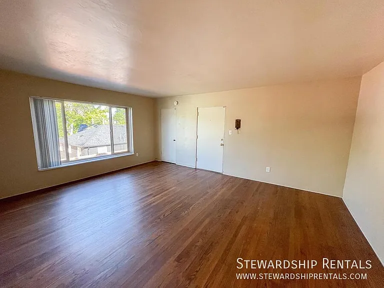 350 E 18th Ave #5 — Photo 4