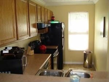 4th image of 648 Shadywood Ln