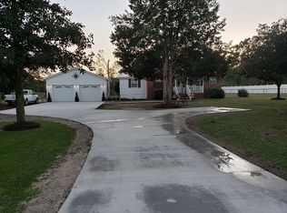 2213 Catherine Lake Rd, Richlands, NC 28574