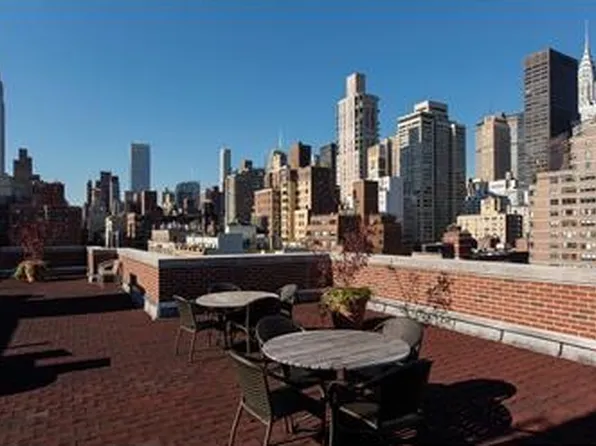 240 East 35th Street image 15 of 18