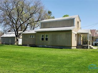 1112 W Elm Tree Rd, Rossford, OH 43460