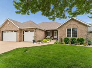 1460 Glade Avenue, Springfield, MO 65802
