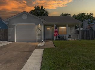 1948 Livingston Oak Dr, Virginia Beach, VA 23464