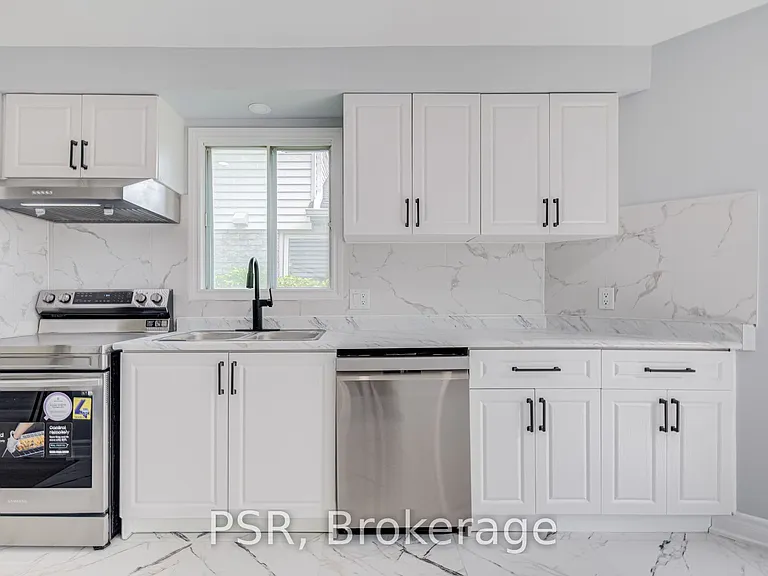 166 Adele Cres — Photo 26