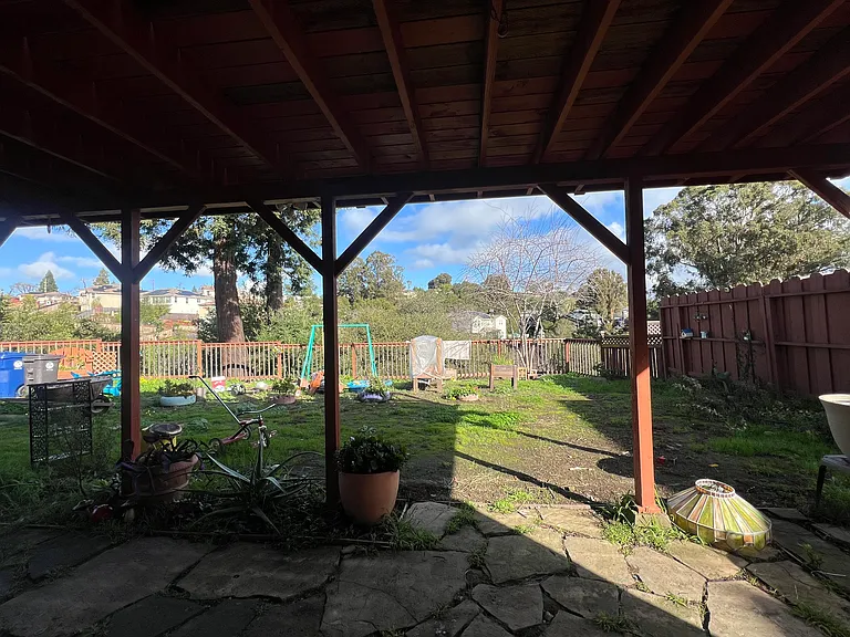 Almond Rd — Photo 17