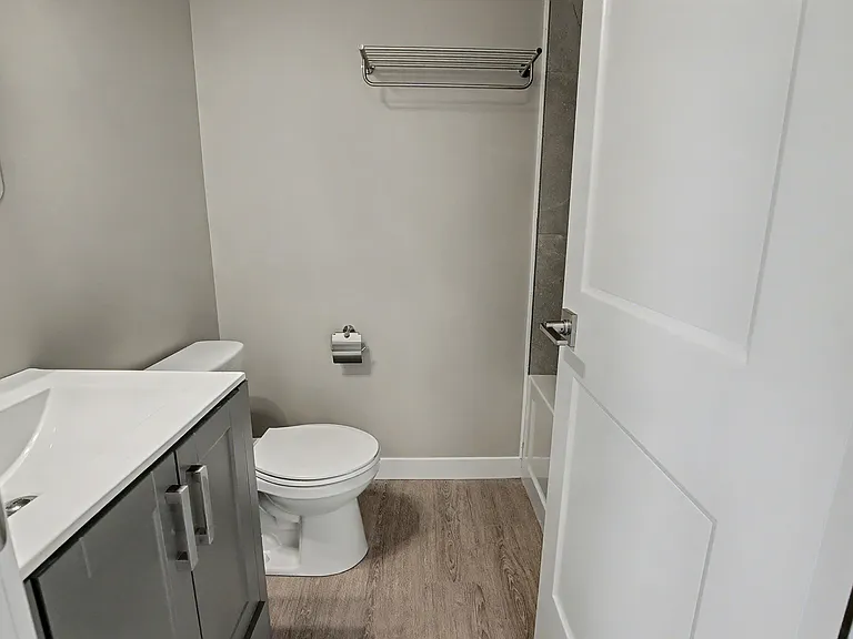 172 Kehl St #1 — Photo 23