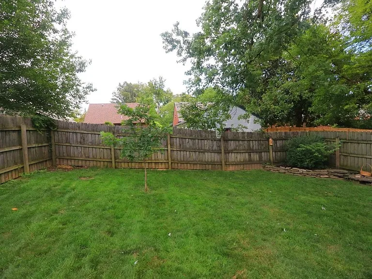 3868 Belmont St — Photo 17