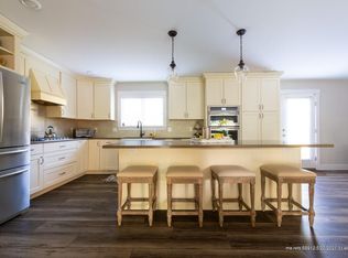 25 David Dr, Topsham, ME 04086