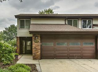 5921 Oakridge Dr, Lincoln, NE 68516