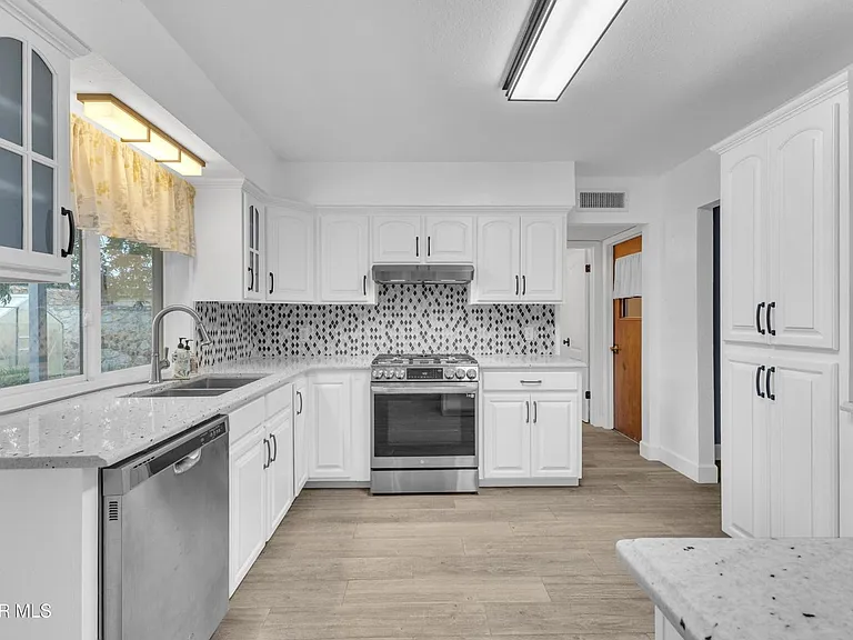 19004 Bremerton Dr — Photo 2