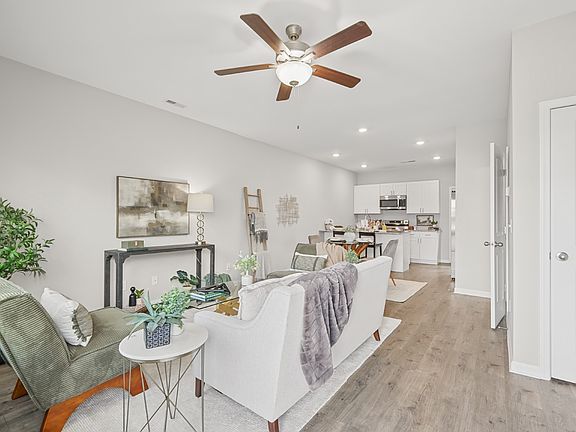 5th image of 108 Kathryn Ct