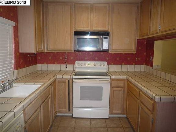 3rd image of 5007 Hiller Ln