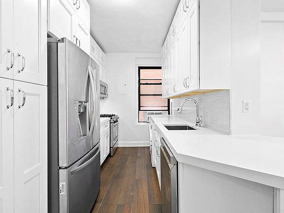 4th image of 30 W 70th St APT 2B