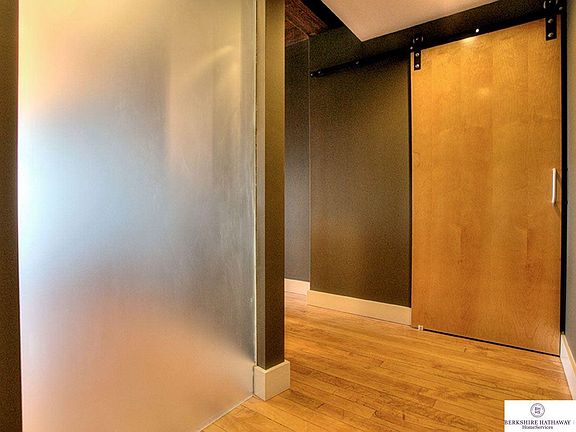 2nd image of 105 S 9th St APT 302
