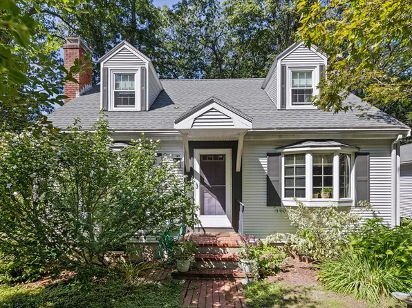 6 Gerry Ln, Wakefield, MA 01880