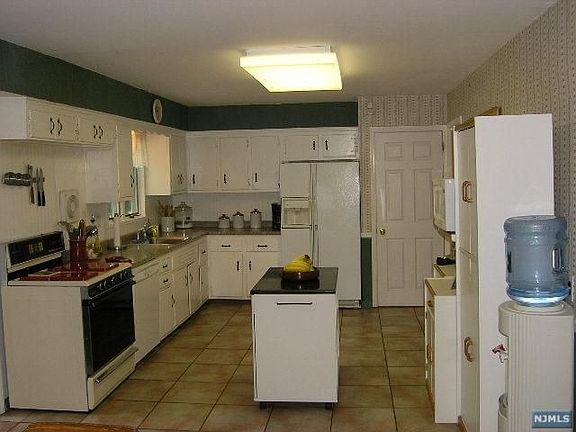 5th image of 560 Thurnau Dr